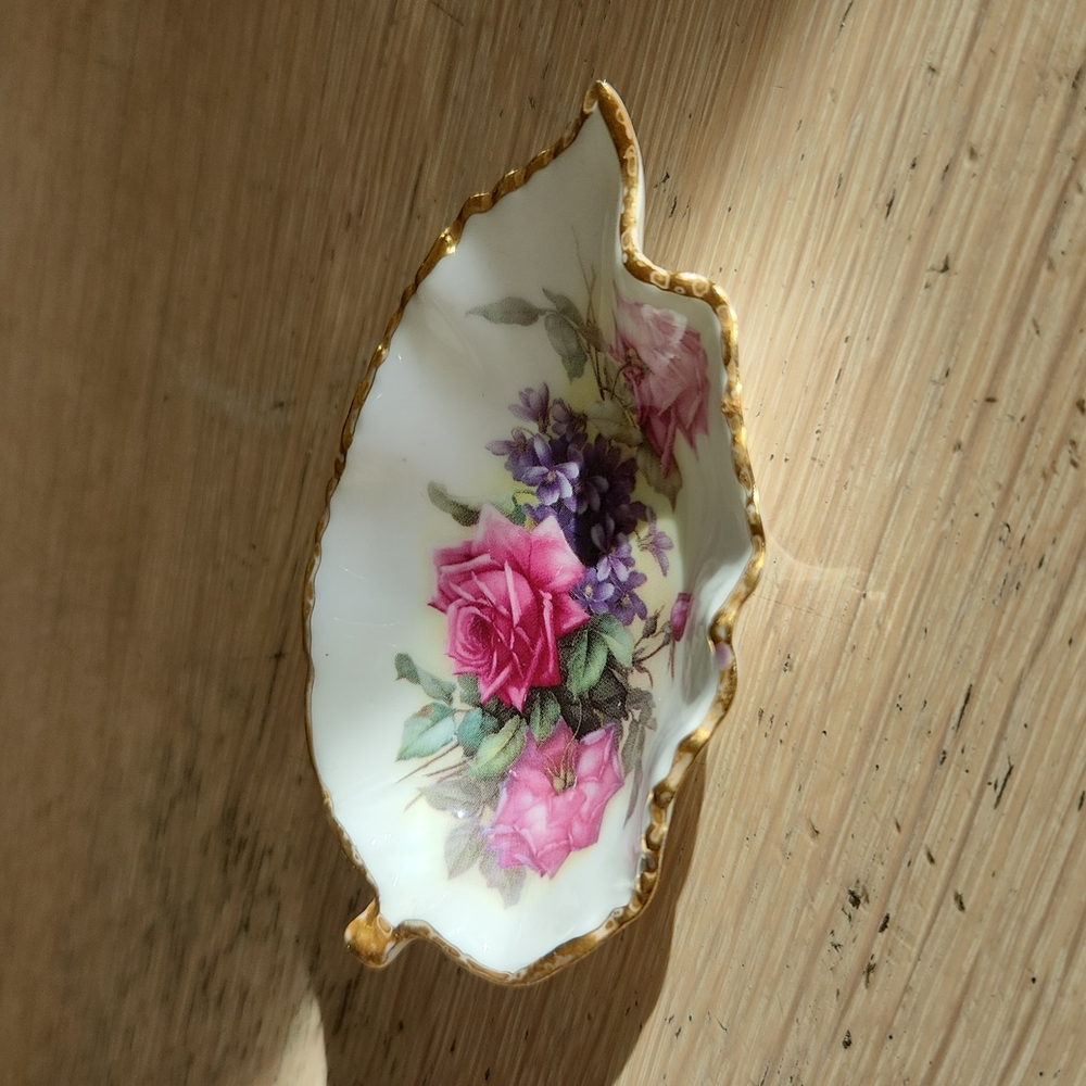 Fine bone china royal patrician straffordshire leaf rose dish